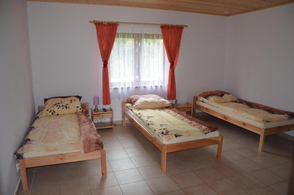 Agroturystyka U Siwego Rokitki  Ngoại thất bức ảnh